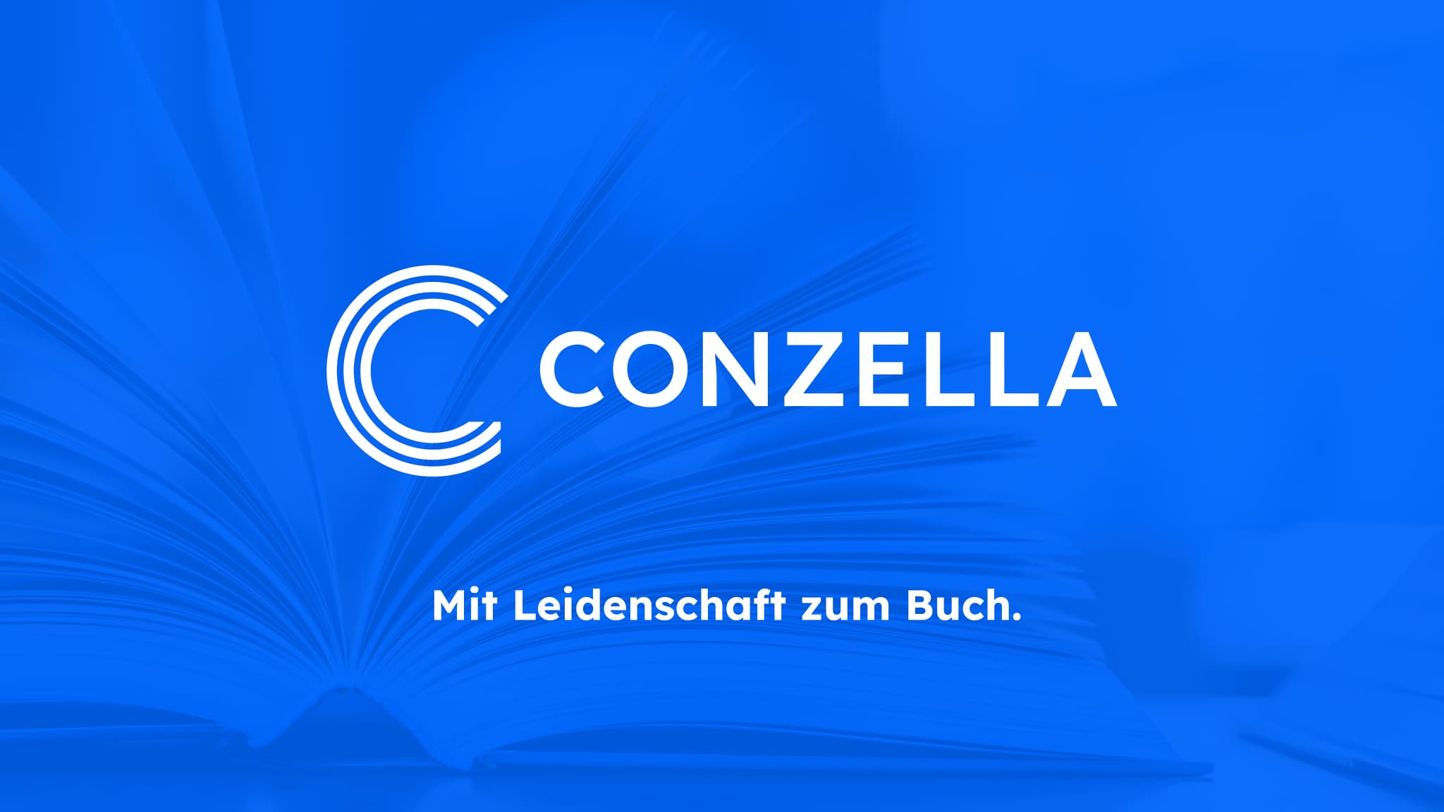 Weißes Conzella Logo (C aus 3 parallelel Linien, am unteren Ende in Pfeilform plus Schriftzug) mit Schriftzug 
